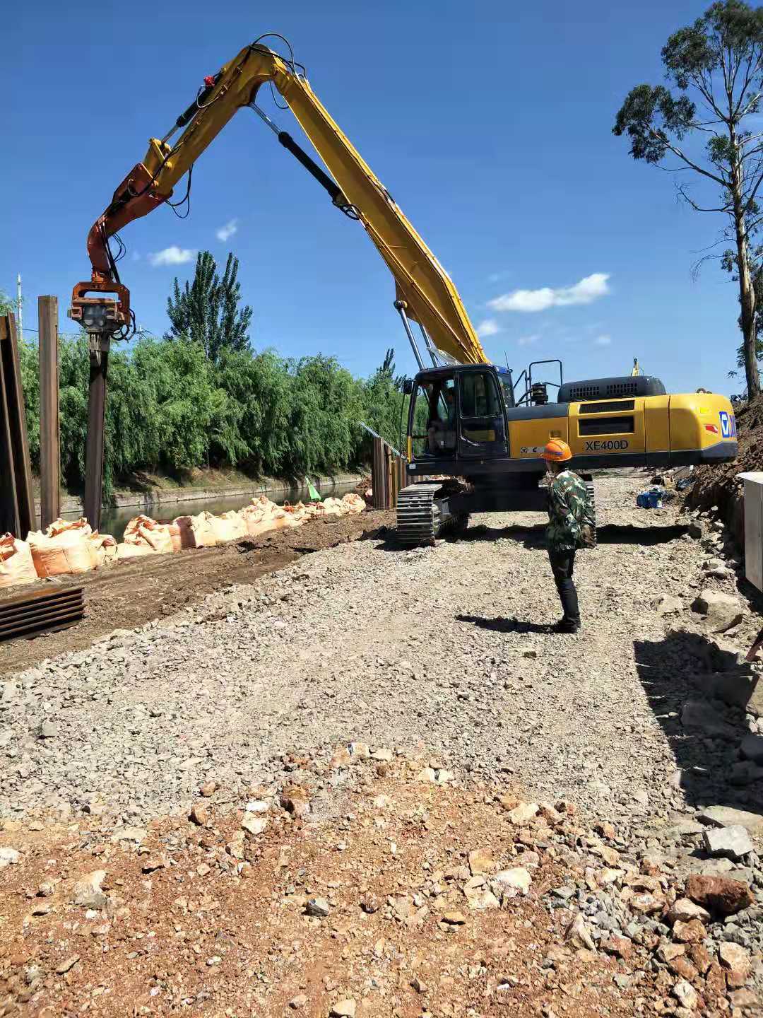 云南徐工370打樁機打拔鋼板樁